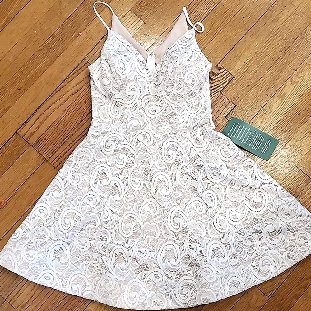 Women's White Lacd Dress